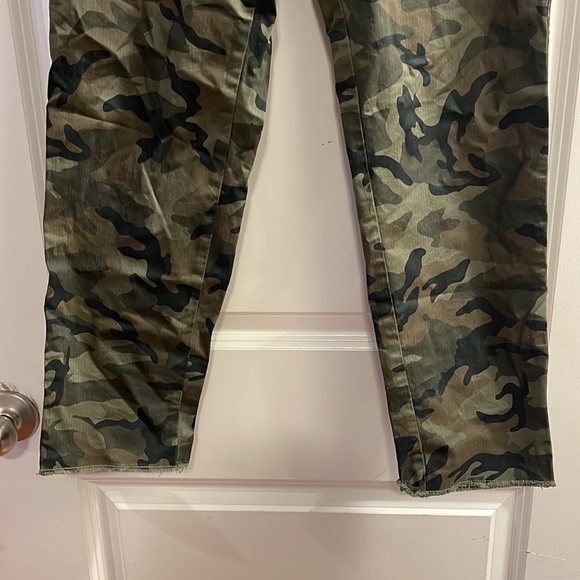 Gap camouflage size 2 girlfriend chink stretch mid rise nwt - Picture 3 of 5